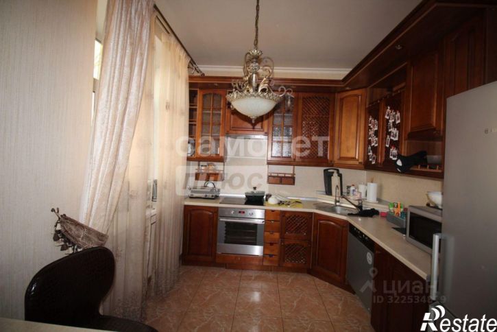 4-комн квартира Коряжма г., Театральная ул., д.8